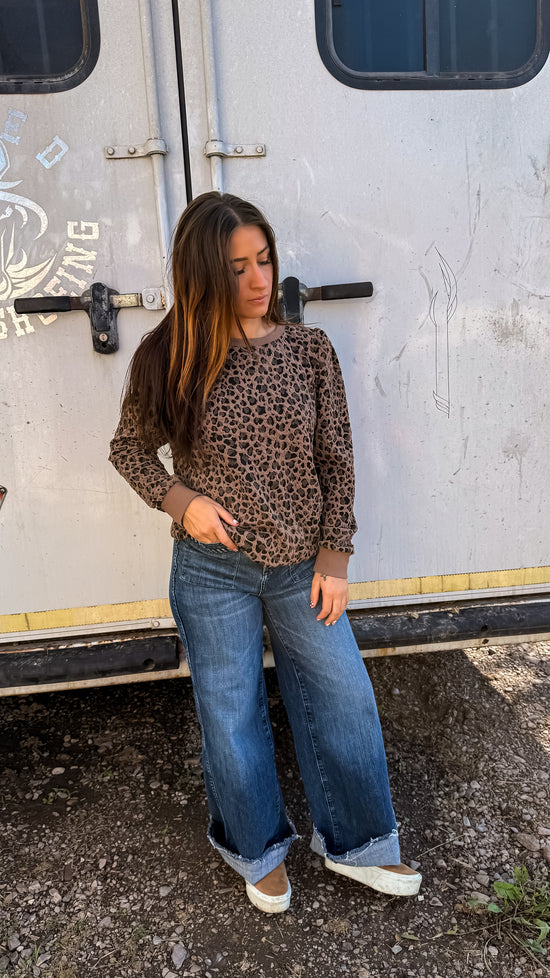 Backroad Leopard